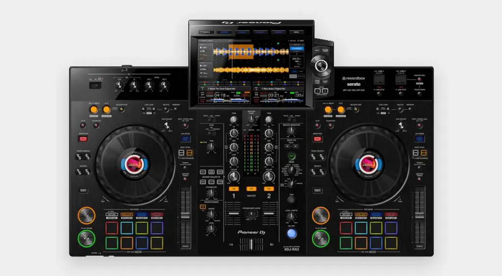 Pioneer XDJ-RX3 offers you full standalone mixing experience.