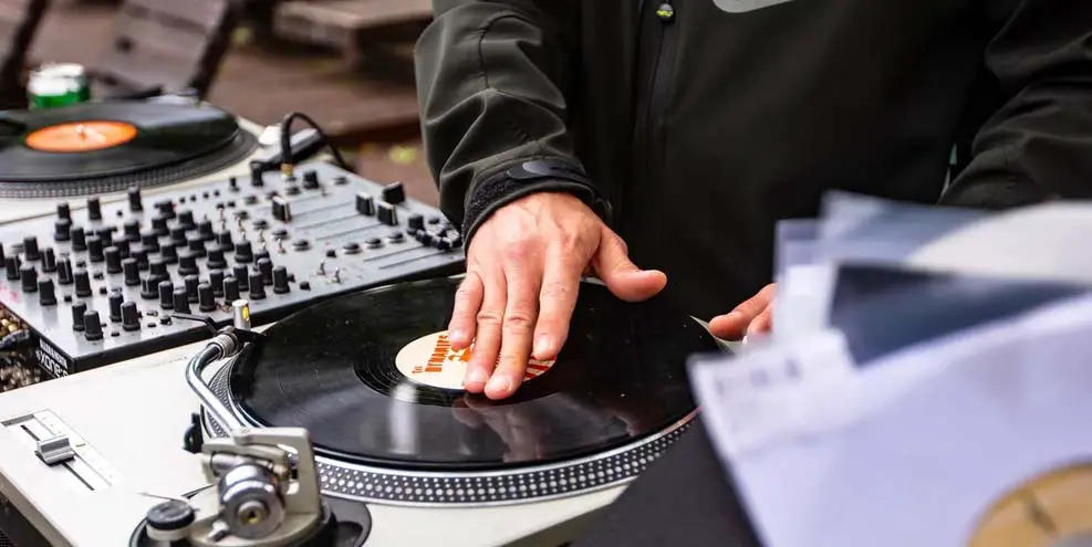 On turntables, you cue in your records manually.