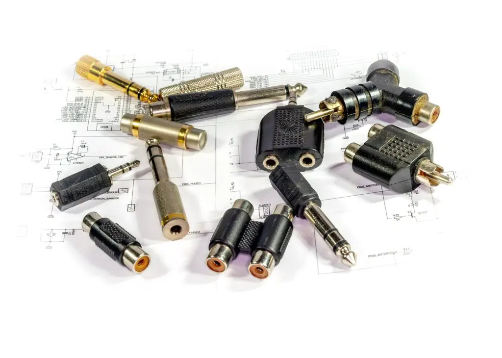 There are lots and lots of different audio cables and connectors. But which ones do you really need as a beginner DJ?