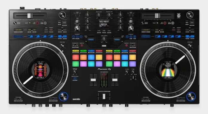 The Pioneer DDJ-Rev7 is one of a few DJ controllers featuring fully motorized jog wheel platters (click the image to view it on Amazon).