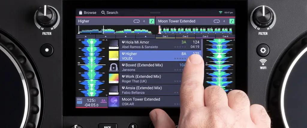 The screen on the Numark Mixstream Pro is really high quality and among other things it allows you to quickly navigate through your music library.