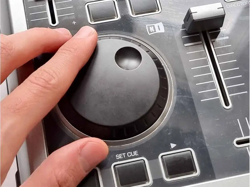 The jog wheels on the Numark Total Control definitely show their age, although they are still very pleasant to use.