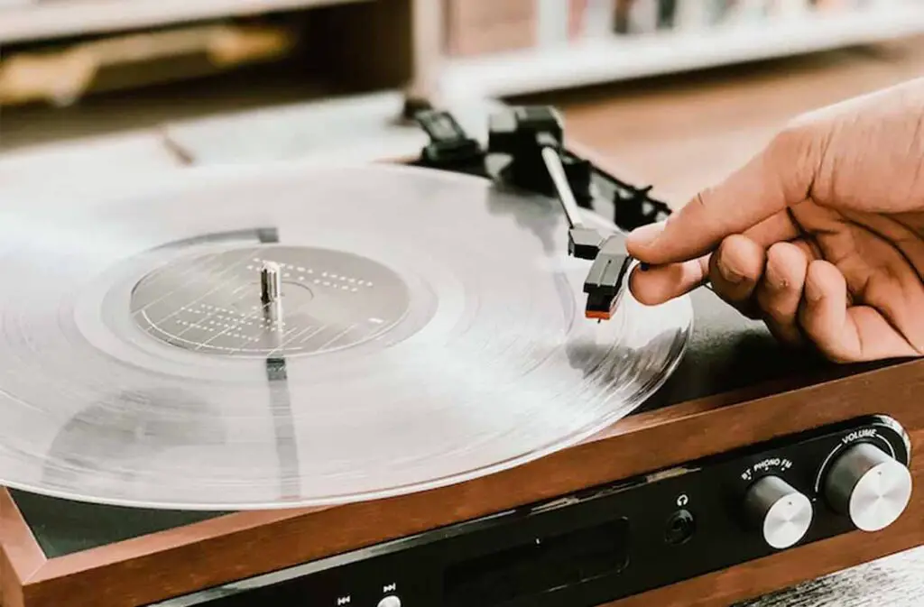 Here are the top reasons why vinyl records tend to get damaged.
Here are the top reasons why vinyl records tend to get damaged. Using faulty playback equipment is one of them!